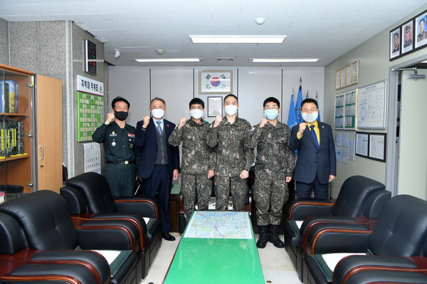 안승남 구리시장, ‘국내 최초 입영지원금 지급’ 병무청 감사패 받아(사진=구리시청)