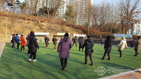 구리시, 우리동네 건강걷기 운동 교실 (사진=구리시청)