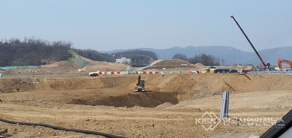 제일건설에서 운영중인 토사 메립장 저감시설은 찾아볼 수가 없다 (사진=이영진 기자)