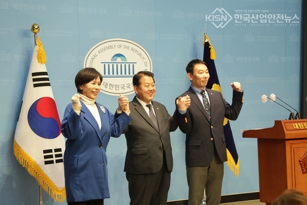 남양주시, 더불어민주당 국회의원 후보 3남매, 최민희 김병주 김용민. (사진=김병주 국회의원 제공)